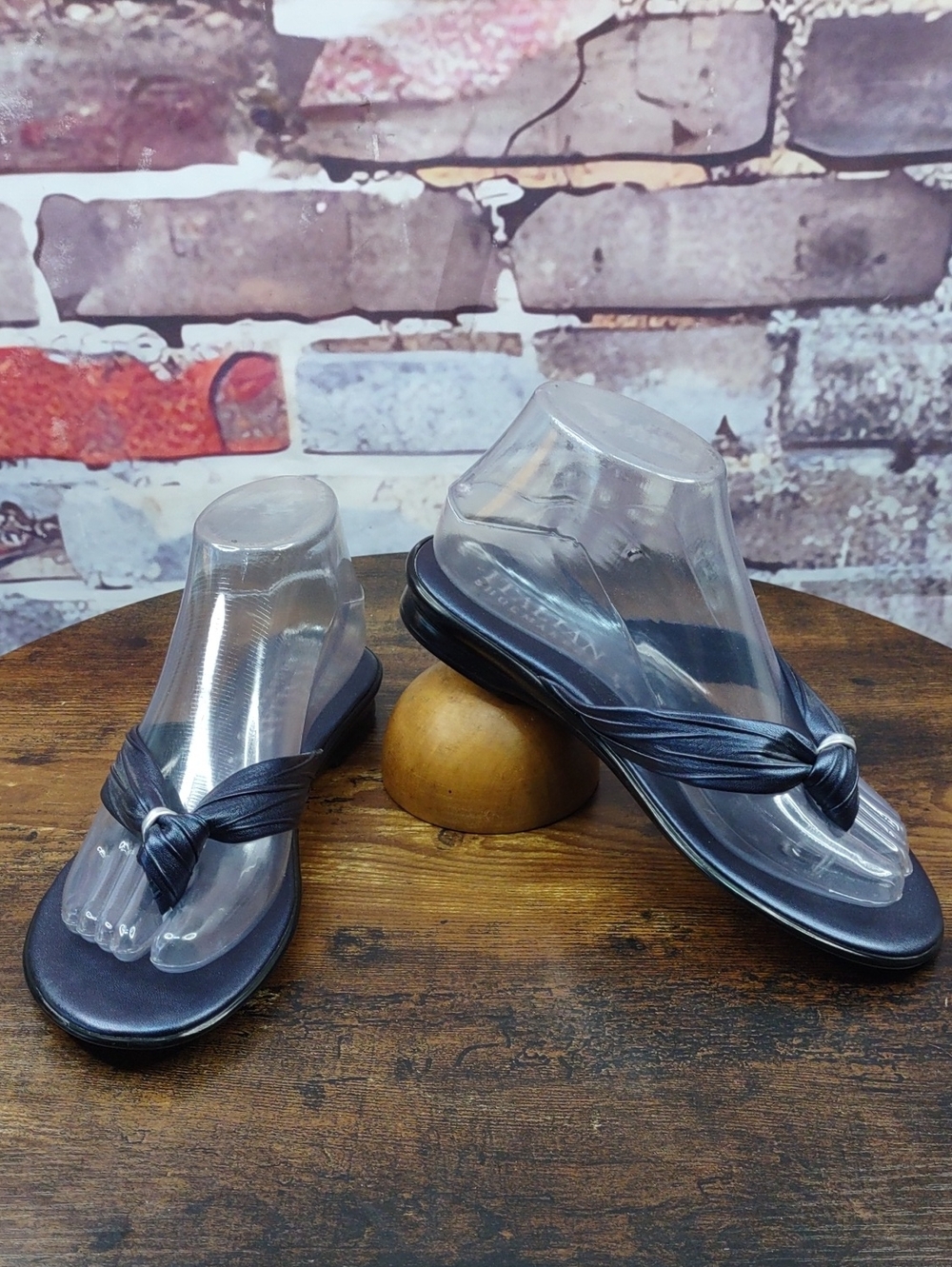 Italian Shoemakers Knot-Front Leather Thong Sandals
